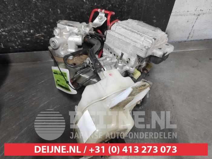 Usagé Assistant de freinage Toyota Yaris III (P13) 1.5 16V Hybrid Prix € 250,00 Règlement à la marge proposé par V.Deijne Jap.Auto-onderdelen BV