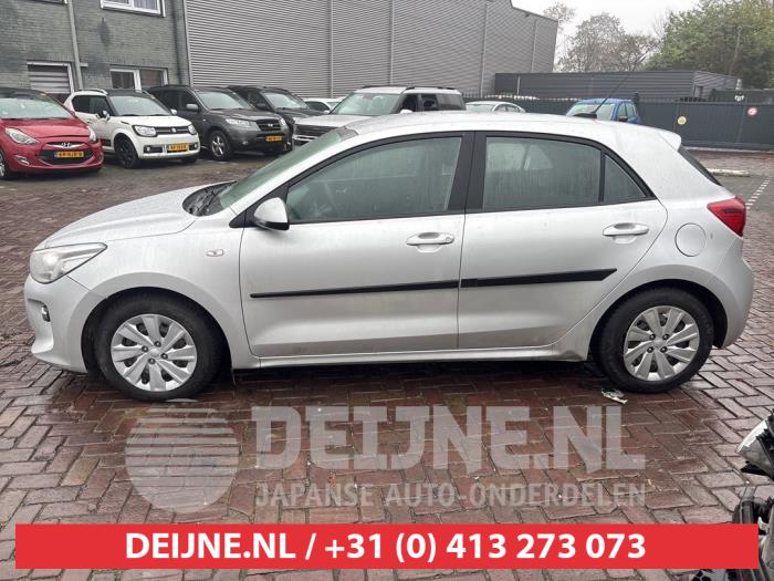 Usados Ventanilla triangular izquierda detrás Kia Rio IV (YB) 1.0i T-GDi 100 12V Precio de solicitud ofrecido por V.Deijne Jap.Auto-onderdelen BV