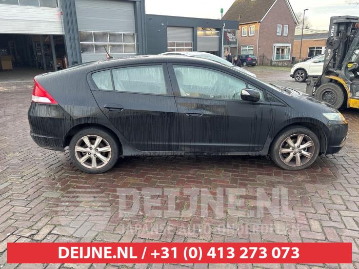 Usados Ventanilla triangular derecha detrás Honda Insight (ZE2) 1.3 16V VTEC Precio de solicitud ofrecido por V.Deijne Jap.Auto-onderdelen BV