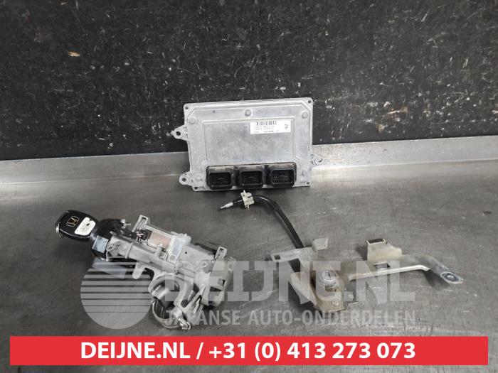 Używane Stacyjka + Kluczyk Honda Insight (ZE2) 1.3 16V VTEC Cena € 100,00 Procedura marży oferowane przez V.Deijne Jap.Auto-onderdelen BV
