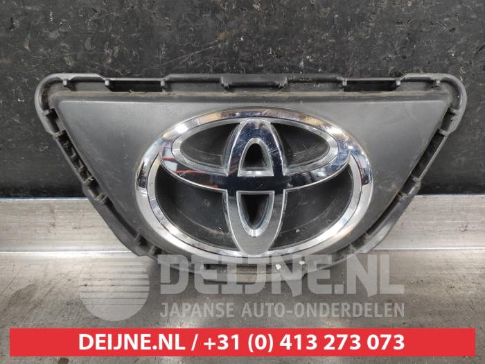 Używane Emblemat Toyota Aygo X 1.0 12V VVT-i Cena na żądanie oferowane przez V.Deijne Jap.Auto-onderdelen BV
