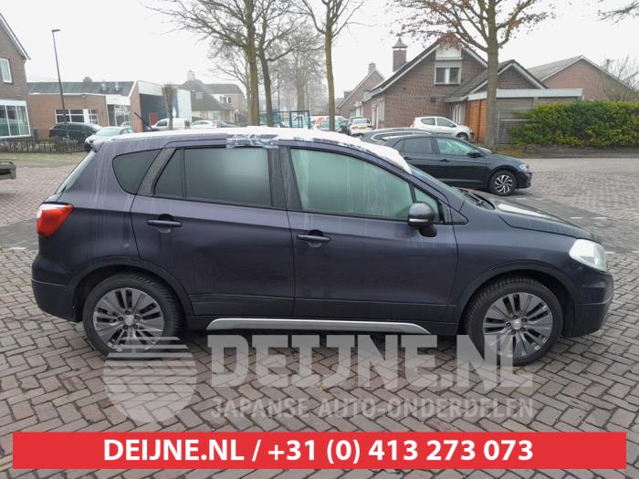 Usados Ventanilla triangular derecha detrás Suzuki SX4 S-Cross (JY) 1.6 16V Precio de solicitud ofrecido por V.Deijne Jap.Auto-onderdelen BV