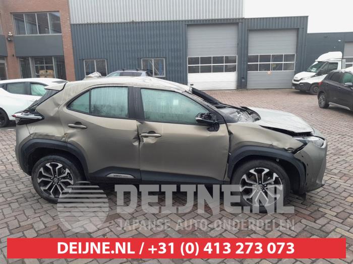 Usados Ventanilla triangular derecha detrás Toyota Yaris Cross (PB1/PJ1) 1.5 12V Hybrid 115 Precio de solicitud ofrecido por V.Deijne Jap.Auto-onderdelen BV
