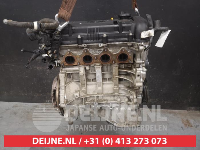 Engine from a Hyundai i30 (GDHB5) 1.4 16V 2015