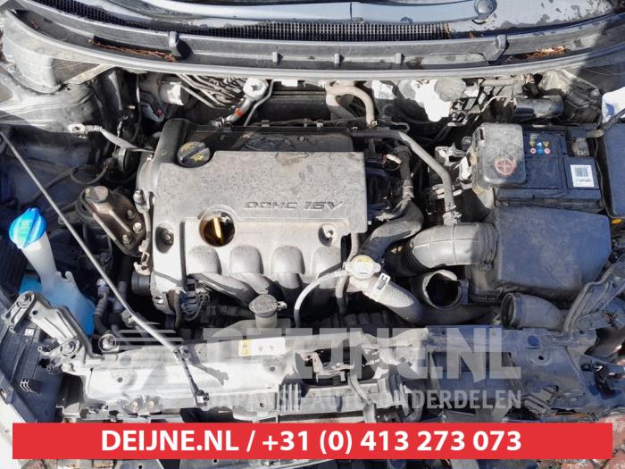 Engine from a Hyundai i30 (GDHB5) 1.4 16V 2015