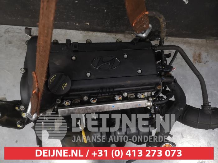 Engine from a Hyundai i30 (GDHB5) 1.4 16V 2015
