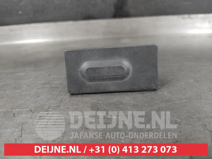 Używane Keyless schakelaar Mazda CX-3 (DJ/DK) 2.0 SkyActiv-G 120 Cena na żądanie oferowane przez V.Deijne Jap.Auto-onderdelen BV