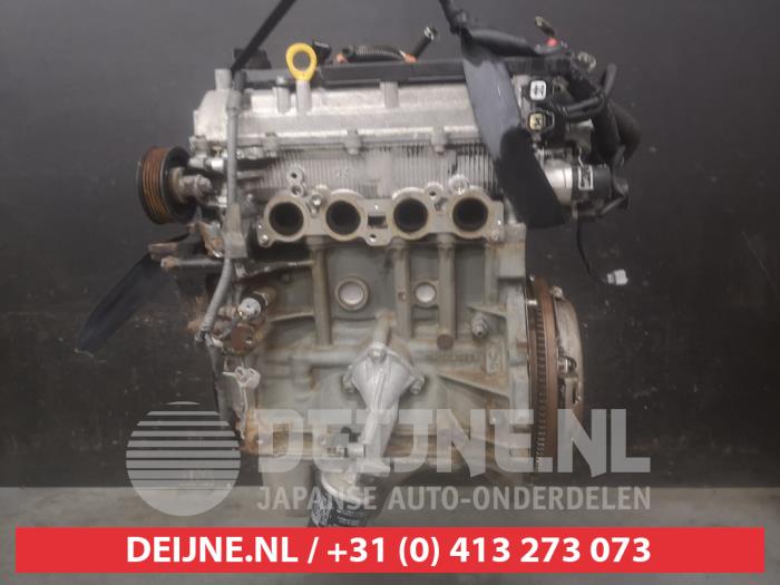 Motor van een Toyota Yaris II (P9) 1.3 16V VVT-i 2008