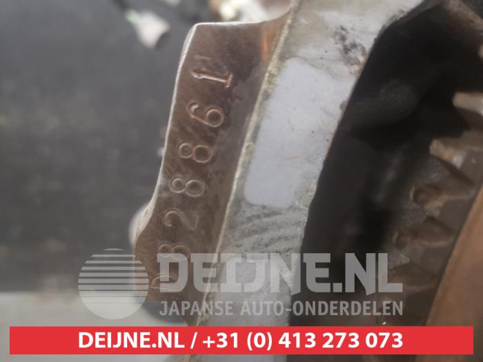 Motor van een Toyota Yaris II (P9) 1.3 16V VVT-i 2008