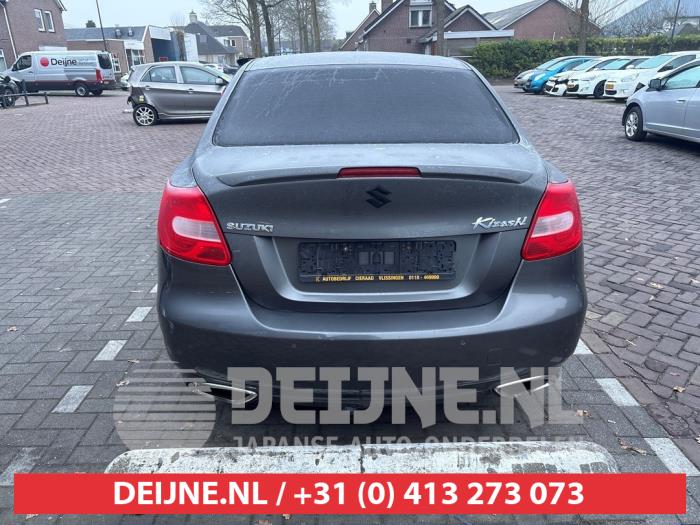 Używane Tylna klapa Suzuki Kizashi (FRE/FRF) 2.4 16V 4x4 Cena na żądanie oferowane przez V.Deijne Jap.Auto-onderdelen BV