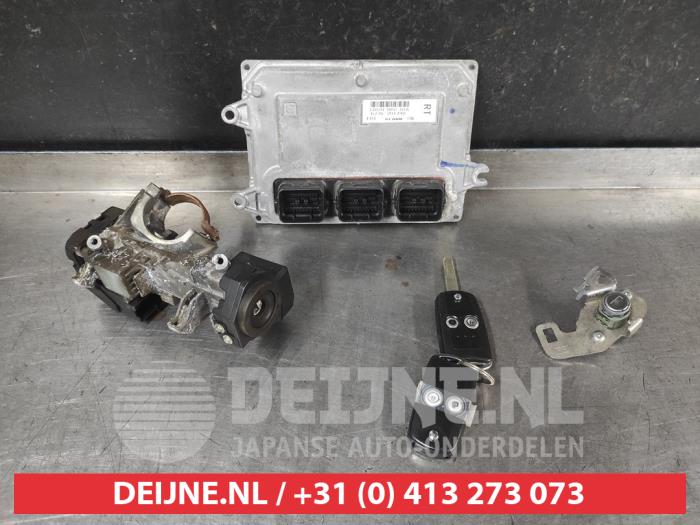 Used Engine management computer Honda Jazz (GE6/GE8/GG/GP) 1.2 VTEC 16V Price on request offered by V.Deijne Jap.Auto-onderdelen BV