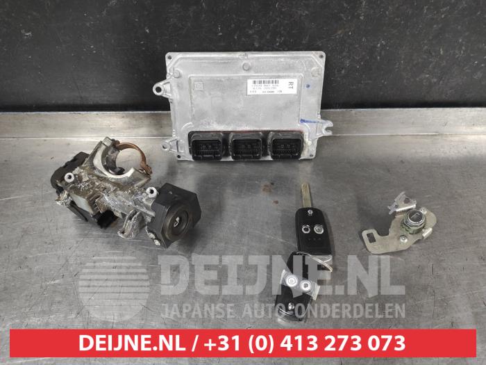 Używane Stacyjka + Kluczyk Honda Jazz (GE6/GE8/GG/GP) 1.2 VTEC 16V Cena na żądanie oferowane przez V.Deijne Jap.Auto-onderdelen BV