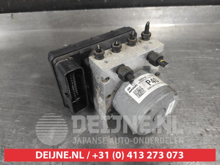 Begagnade ABS-pump Kia Rio IV (YB) 1.0i T-GDi 120 Eco-Dynamics+ 12V Pris på förfrågan erbjuds av V.Deijne Jap.Auto-onderdelen BV