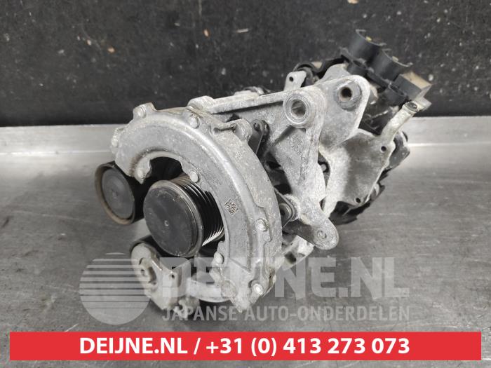 Begagnade Dynamo Kia Sportage (QL) 1.6 CRDi 16V 136 Pris på förfrågan erbjuds av V.Deijne Jap.Auto-onderdelen BV