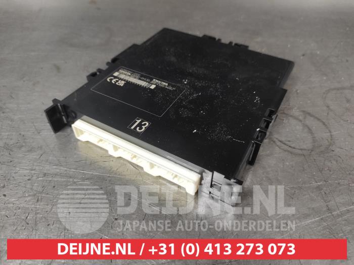 Używane Modul keyless vehicle Toyota Aygo X 1.0 12V VVT-i Cena na żądanie oferowane przez V.Deijne Jap.Auto-onderdelen BV
