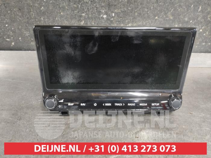 Używane Radio Kia Xceed 1.0 T-GDi 12V Cena na żądanie oferowane przez V.Deijne Jap.Auto-onderdelen BV