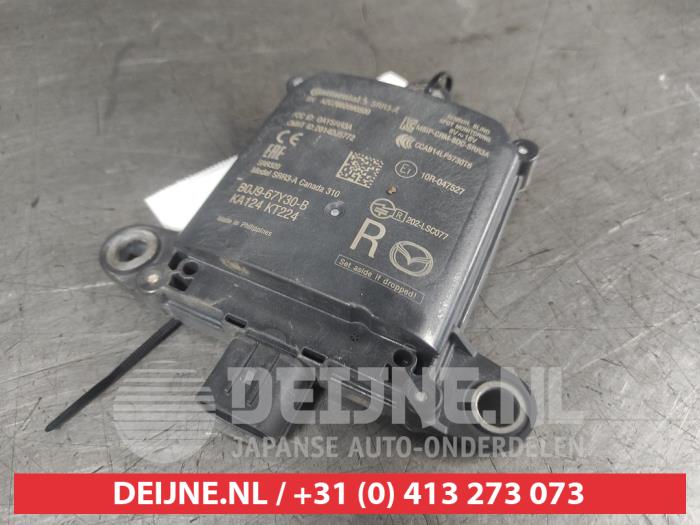 Begagnade Dödvinkelsensor Mazda CX-30 (DM) 2.0 e-SkyActiv-G 122 16V Pris på förfrågan erbjuds av V.Deijne Jap.Auto-onderdelen BV