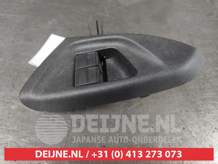 Usados Interruptor combinado de ventanillas Toyota Aygo (B40) 1.0 12V VVT-i Precio € 75,00 Norma de margen ofrecido por V.Deijne Jap.Auto-onderdelen BV
