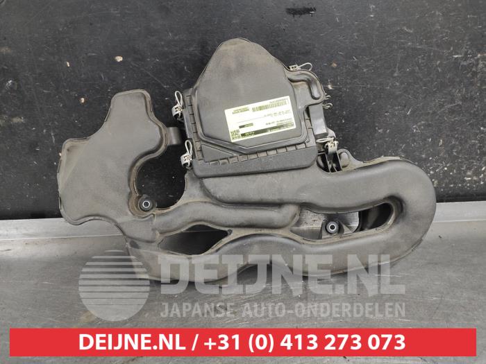 Begagnade Luftfilterhus Toyota Aygo (B40) 1.0 12V VVT-i Pris på förfrågan erbjuds av V.Deijne Jap.Auto-onderdelen BV