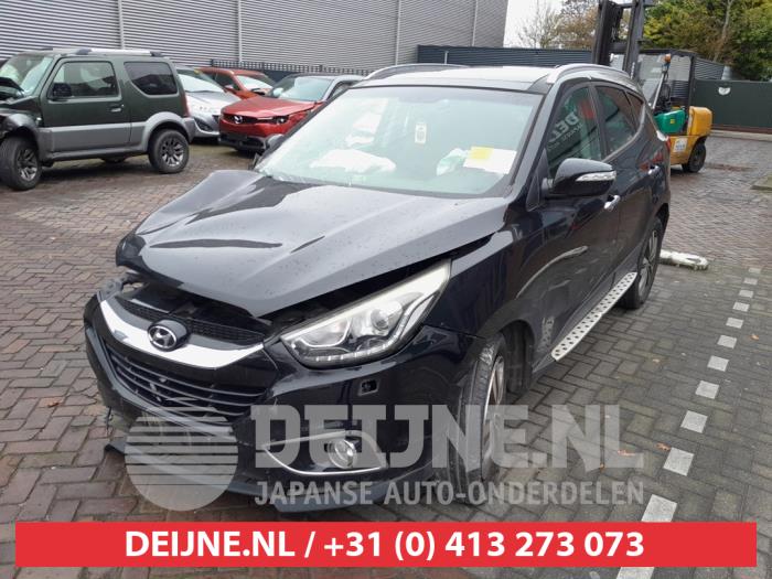 Używane Reflektor lewy Hyundai iX35 (LM) 2.0 CRDi 16V 4x4 Cena € 250,00 Procedura marży oferowane przez V.Deijne Jap.Auto-onderdelen BV