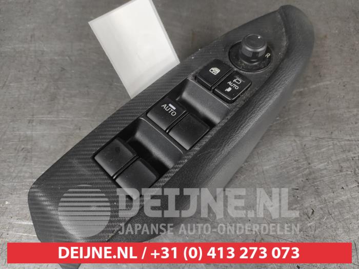 Usados Interruptor combinado de ventanillas Mazda CX-3 (DJ/DK) 2.0 SkyActiv-G 120 Precio de solicitud ofrecido por V.Deijne Jap.Auto-onderdelen BV