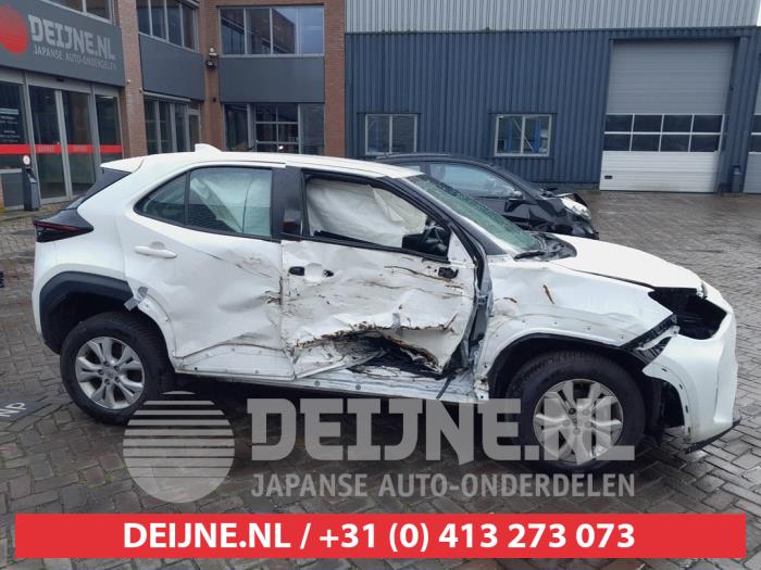 Usados Ventanilla triangular derecha detrás Toyota Yaris Cross (PB1/PJ1) 1.5 12V Hybrid 115 Precio de solicitud ofrecido por V.Deijne Jap.Auto-onderdelen BV
