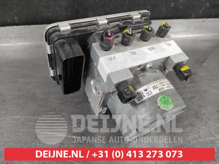 Used ABS pump Hyundai Kona (OS) 1.0 T-GDI 12V Price on request offered by V.Deijne Jap.Auto-onderdelen BV