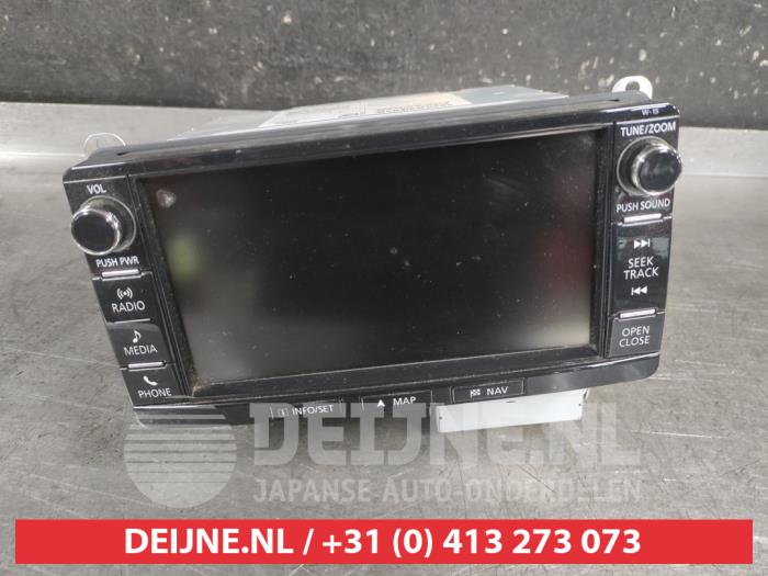 Używane Radio Mitsubishi Outlander (GF/GG) 2.0 16V PHEV 4x4 Cena na żądanie oferowane przez V.Deijne Jap.Auto-onderdelen BV