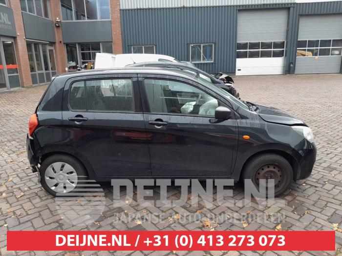 Usados Ventanilla triangular derecha detrás Suzuki Celerio (LF) 1.0 12V Dualjet Precio de solicitud ofrecido por V.Deijne Jap.Auto-onderdelen BV