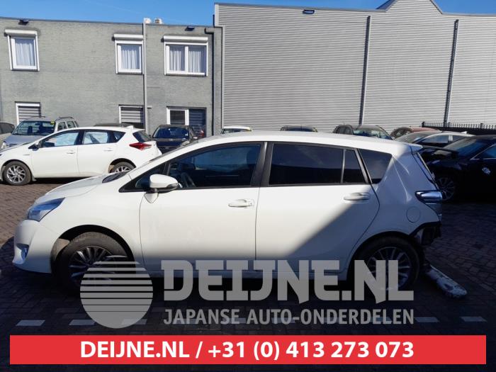 Usados Ventanilla triangular izquierda detrás Toyota Verso 1.6 16V VVT-i Precio de solicitud ofrecido por V.Deijne Jap.Auto-onderdelen BV