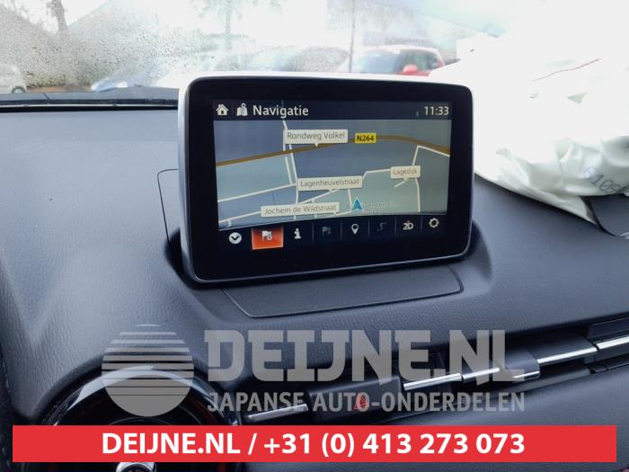 Używane Radio Mazda CX-3 (DJ/DK) 2.0 SkyActiv-G 120 Cena na żądanie oferowane przez V.Deijne Jap.Auto-onderdelen BV