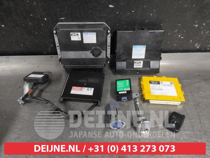 Engine management computer Toyota Prius (ZVW3), 2009 / 2016 1.8 16V Plug-in, Hatchback, Electric Petrol, 1.798cc, 100kW (136pk), FWD, 2ZRFXE, 2009-04 / 2015-12, ZVW35 (Used)