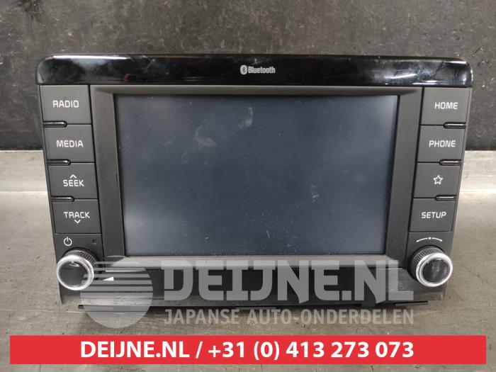 Używane Radio Kia Stonic (YB) 1.2 MPI 16V Cena na żądanie oferowane przez V.Deijne Jap.Auto-onderdelen BV