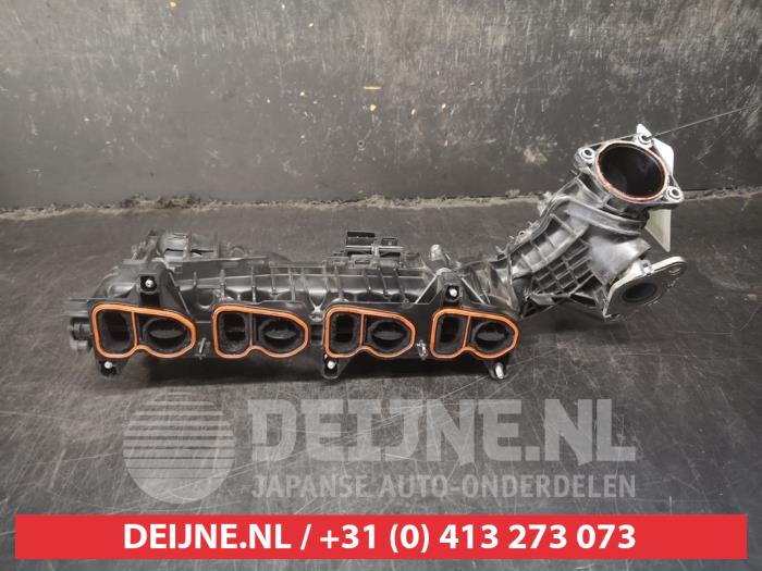 Używane Kolektor dolotowy Toyota Auris (E18) 1.6 D-4D-F 16V Cena na żądanie oferowane przez V.Deijne Jap.Auto-onderdelen BV