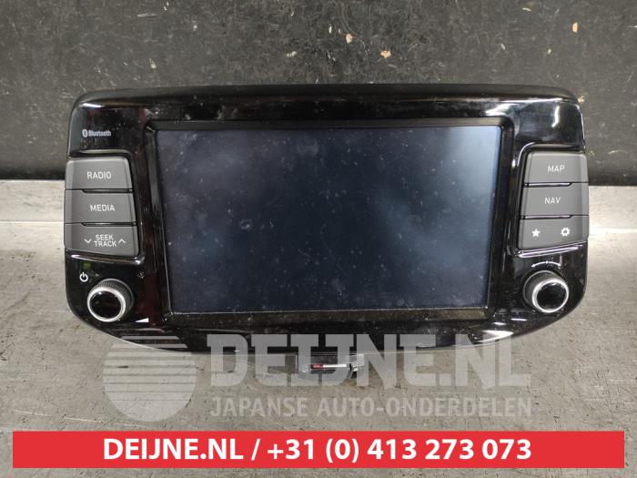 Używane Radio Hyundai i30 (PDEB5/PDEBB/PDEBD/PDEBE) 1.0 T-GDI 12V Hybrid 48V Cena na żądanie oferowane przez V.Deijne Jap.Auto-onderdelen BV