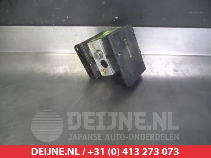 Usagé Pompe ABS Ssang Yong Kyron 2.0 M 200 Xdi 16V 4x2 Prix € 35,00 Règlement à la marge proposé par V.Deijne Jap.Auto-onderdelen BV