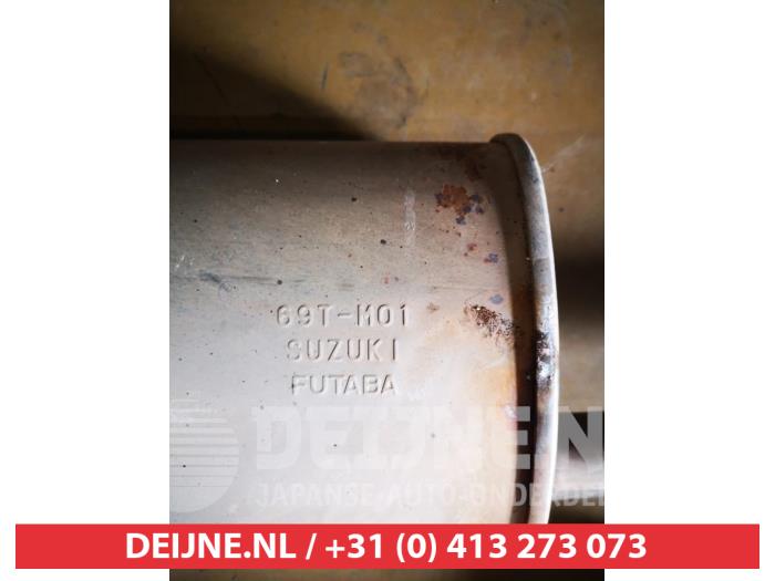 Gebrauchte Auspuff Mitteldämpfer Suzuki Swift (ZCE/ZDE) 1.2 VVT 12V Hybrid Preis auf Anfrage angeboten von V.Deijne Jap.Auto-onderdelen BV