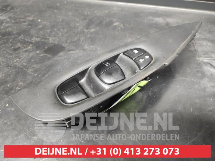 Usados Interruptor combinado de ventanillas Nissan X-Trail (T32) 1.6 DIG-T 16V Precio € 75,00 Norma de margen ofrecido por V.Deijne Jap.Auto-onderdelen BV