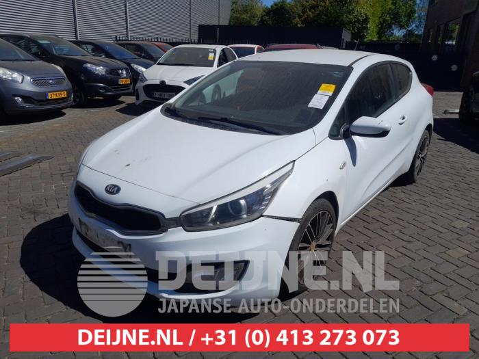 Używane Reflektor lewy Kia Pro cee'd (JDB3) 1.6 CRDi 16V VGT Cena na żądanie oferowane przez V.Deijne Jap.Auto-onderdelen BV