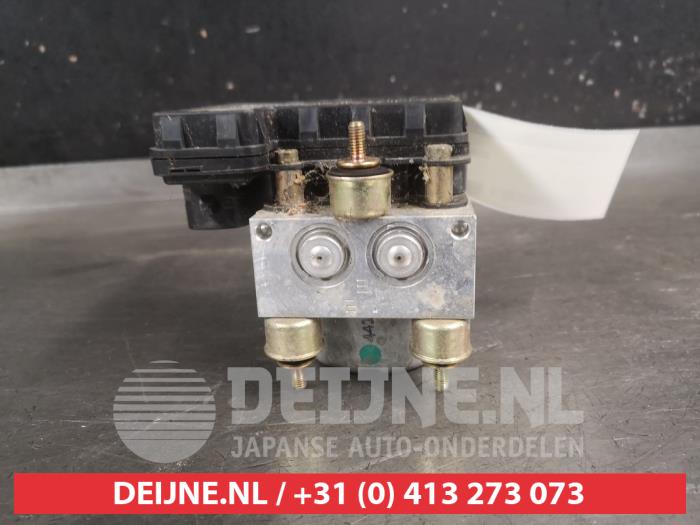 Usagé Pompe ABS Toyota Yaris Verso (P2) 1.3 16V Prix sur demande proposé par V.Deijne Jap.Auto-onderdelen BV