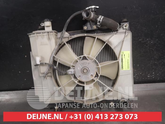 Usagé Radiateur Toyota Yaris Verso (P2) 1.3 16V Prix sur demande proposé par V.Deijne Jap.Auto-onderdelen BV