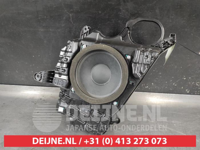 Begagnade Bashögtalare Toyota RAV4 (A5) 2.5 Hybrid 16V AWD Pris på förfrågan erbjuds av V.Deijne Jap.Auto-onderdelen BV