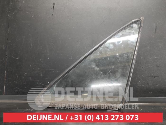 Usados Ventanilla triangular izquierda delante Mazda MX-5 (NB18/35/8C) 1.6i 16V Precio de solicitud ofrecido por V.Deijne Jap.Auto-onderdelen BV