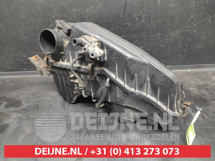 Begagnade Luftfilterhus Toyota Celica (ZZT230/231) 1.8i 16V Pris på förfrågan erbjuds av V.Deijne Jap.Auto-onderdelen BV