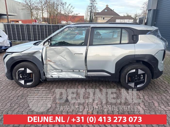 Usados Ventanilla triangular izquierda detrás Kia EV3 (SV1) 58.3/81.4 kWh Precio de solicitud ofrecido por V.Deijne Jap.Auto-onderdelen BV