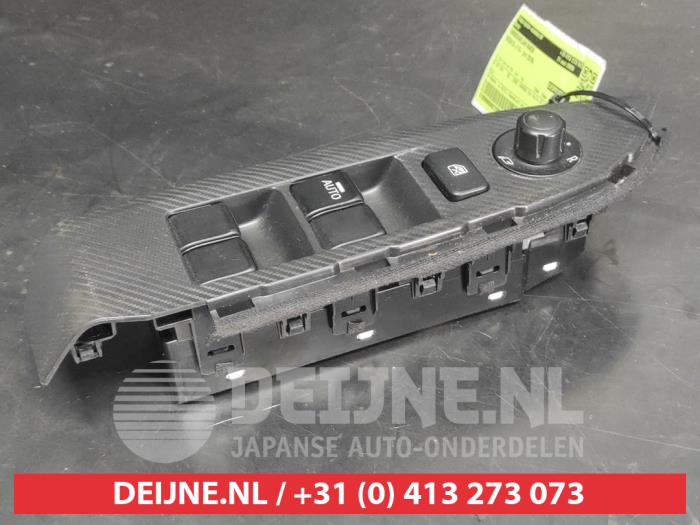 Usados Interruptor combinado de ventanillas Mazda CX-3 (DJ/DK) 2.0 SkyActiv-G 120 Precio de solicitud ofrecido por V.Deijne Jap.Auto-onderdelen BV