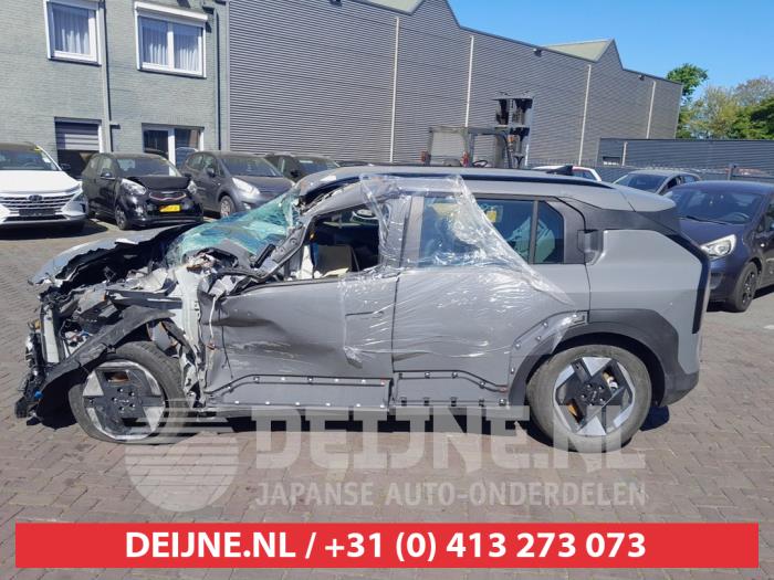 Usados Ventanilla triangular izquierda detrás Kia EV3 (SV1) 58.3/81.4 kWh Precio de solicitud ofrecido por V.Deijne Jap.Auto-onderdelen BV