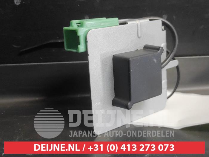 Używane Antena GPS Mazda CX-3 (DJ/DK) 2.0 SkyActiv-G 120 Cena na żądanie oferowane przez V.Deijne Jap.Auto-onderdelen BV
