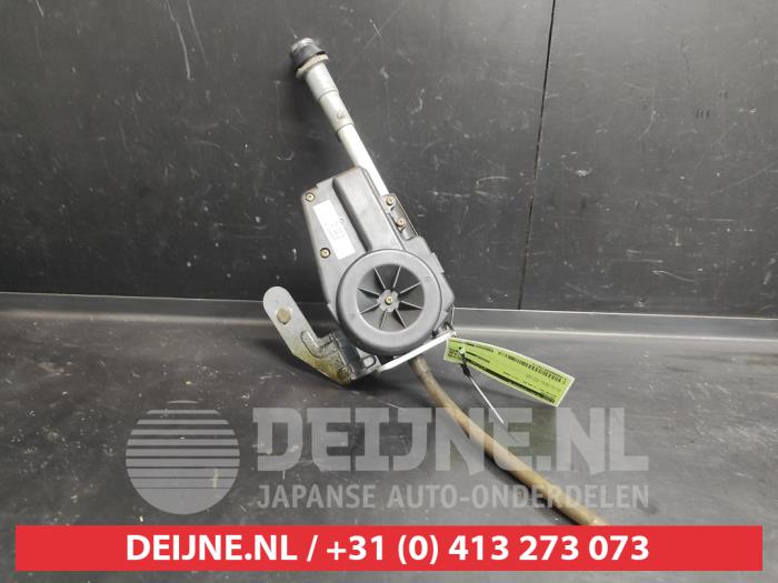 Używane Antena Mazda MX-5 (NB18/35/8C) 1.6i 16V Cena € 100,00 Procedura marży oferowane przez V.Deijne Jap.Auto-onderdelen BV