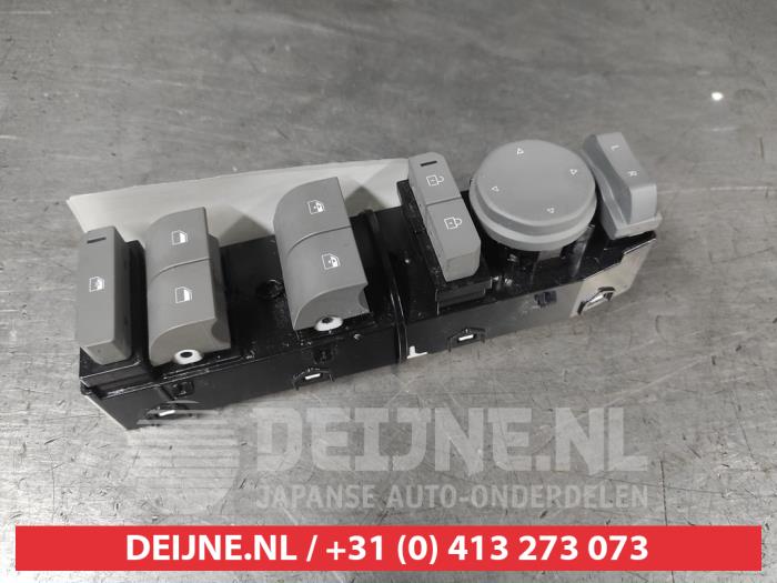 Usados Interruptor combinado de ventanillas Kia EV3 (SV1) 58.3/81.4 kWh Precio de solicitud ofrecido por V.Deijne Jap.Auto-onderdelen BV